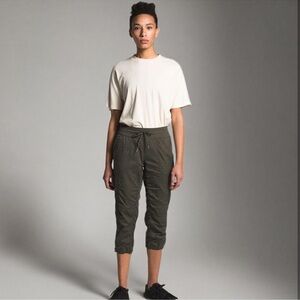 The North Face Aphrodite 2.0 Capri Pants - Women's